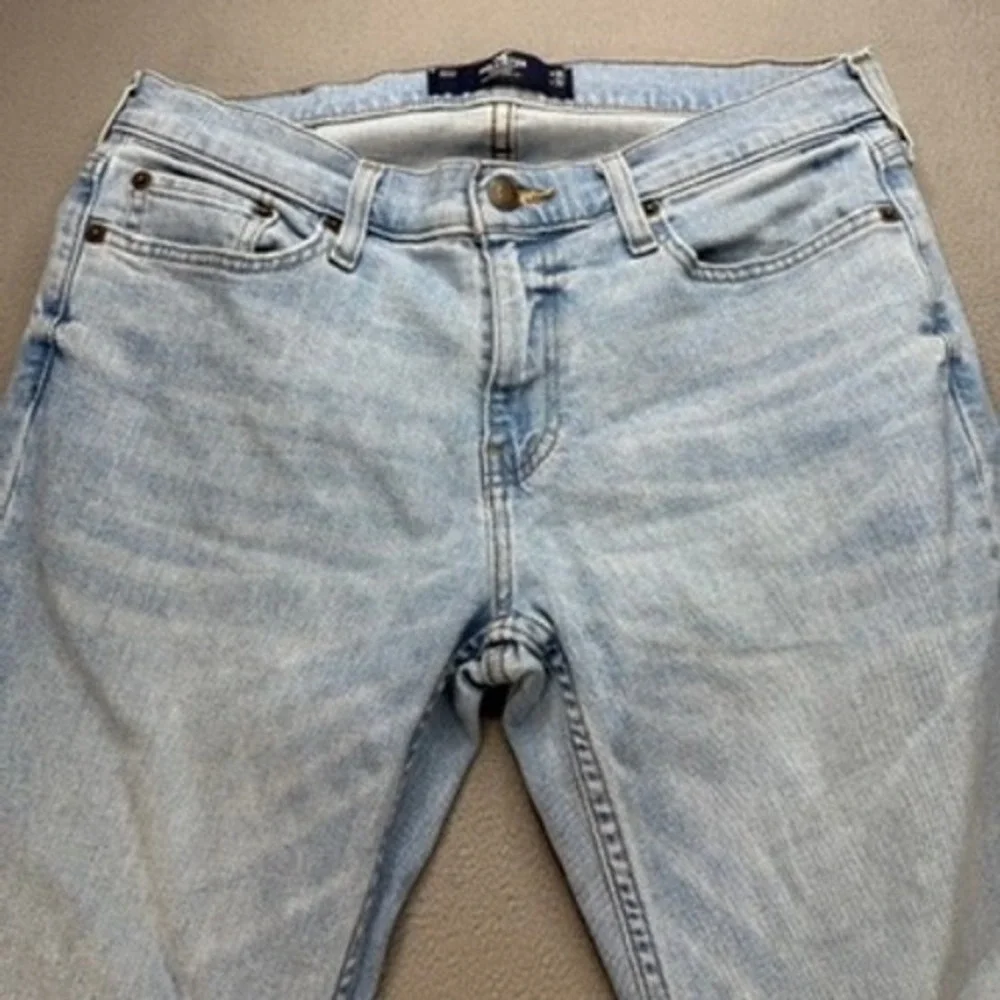 Hollister Epic Flex Straight Jeans Men 30x32 (FIT 32x30) Light Wash Blue Denim